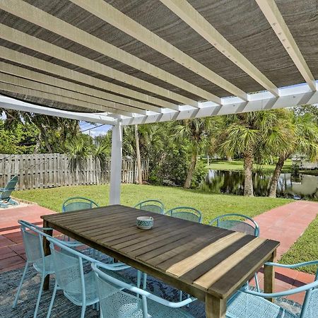 Merritt Island Home Fire Pit And Canal Access! المظهر الخارجي الصورة