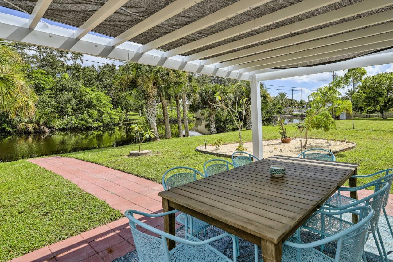 Merritt Island Home Fire Pit And Canal Access! المظهر الخارجي الصورة